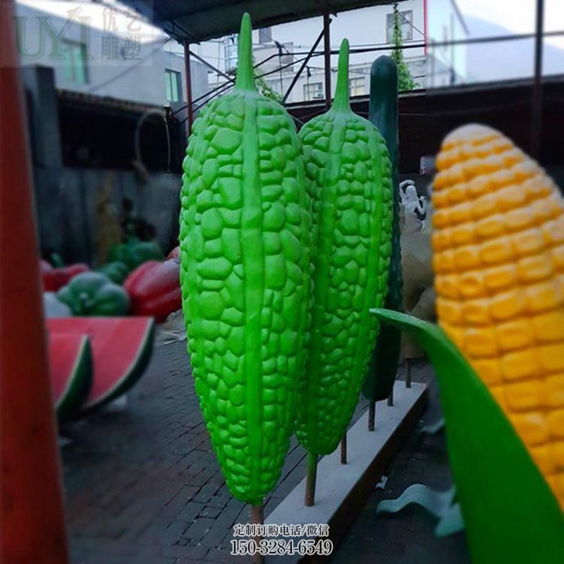 房地产黄瓜雕塑 现代景观瓜果雕塑 几何果蔬雕塑